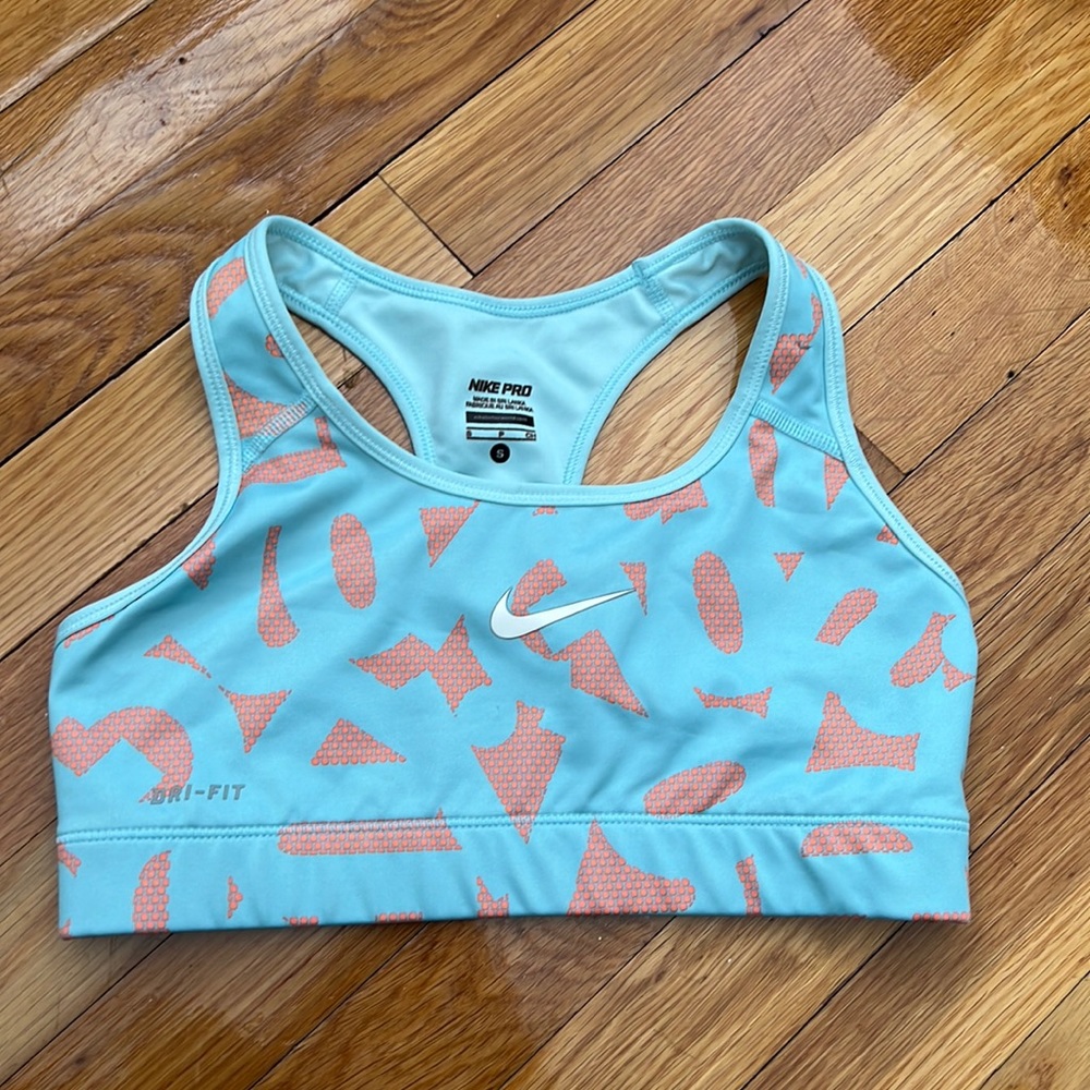 NIKE small sports bra